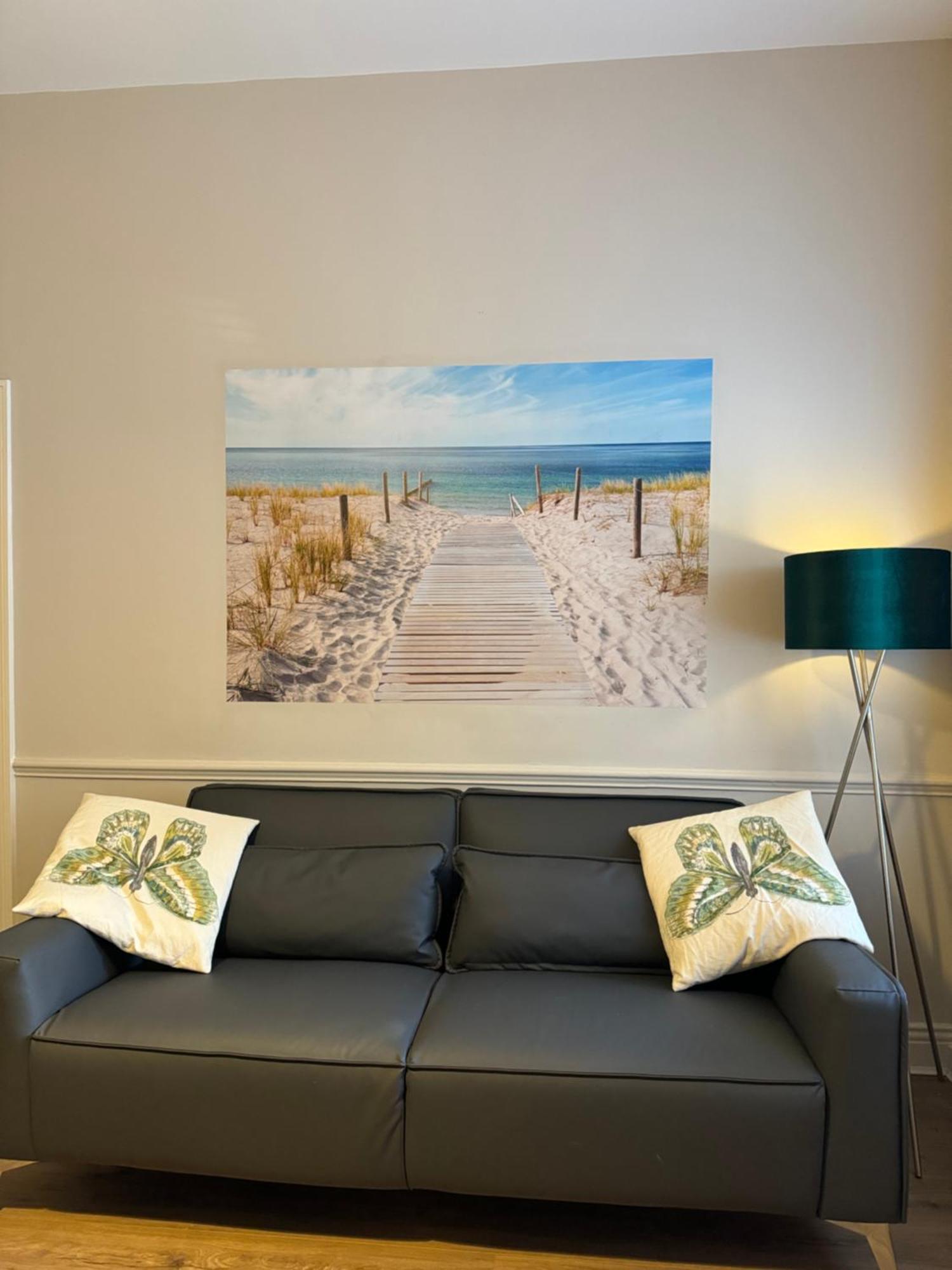 וויטלי ביי Rockcliffe Retreat, Stylish Coastal Apartment מראה חיצוני תמונה
