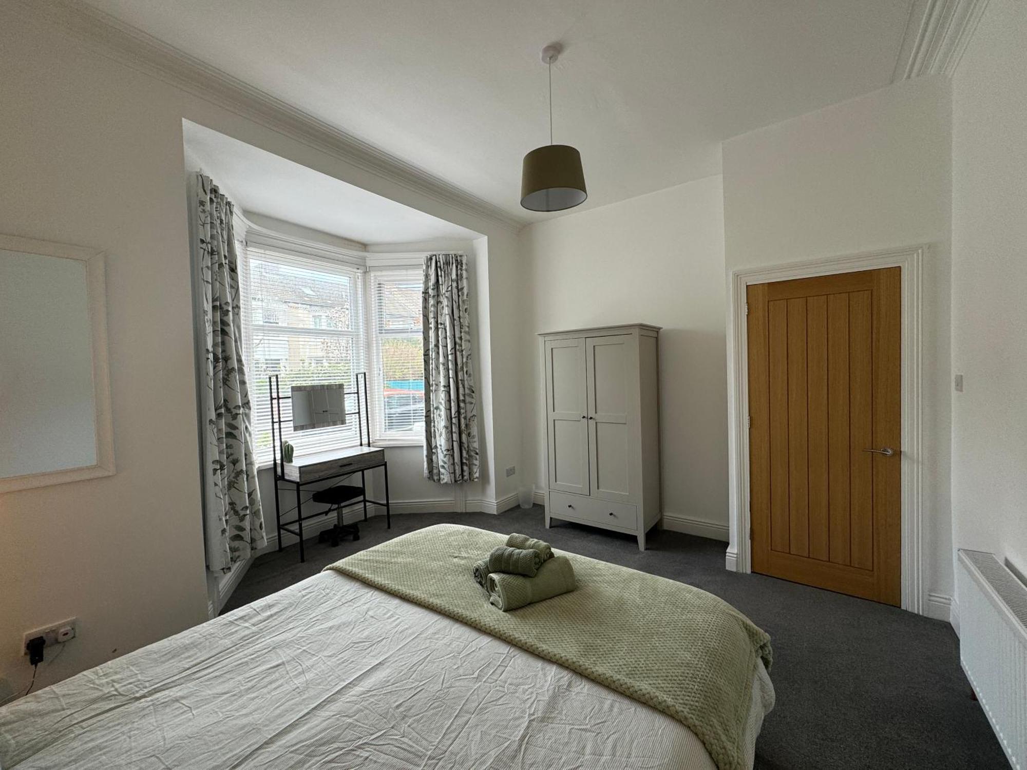 וויטלי ביי Rockcliffe Retreat, Stylish Coastal Apartment מראה חיצוני תמונה