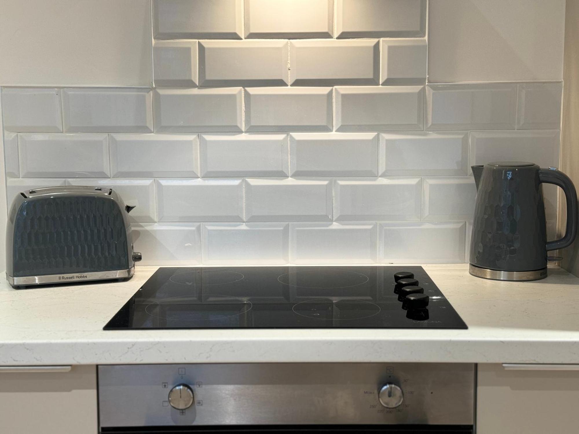 וויטלי ביי Rockcliffe Retreat, Stylish Coastal Apartment מראה חיצוני תמונה