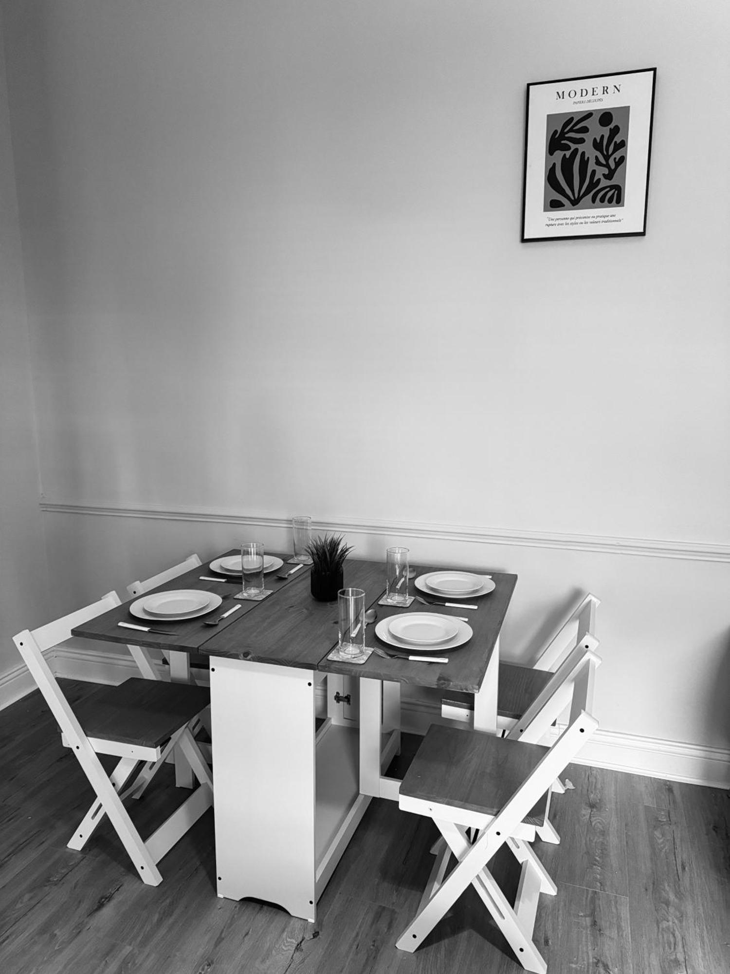 וויטלי ביי Rockcliffe Retreat, Stylish Coastal Apartment מראה חיצוני תמונה